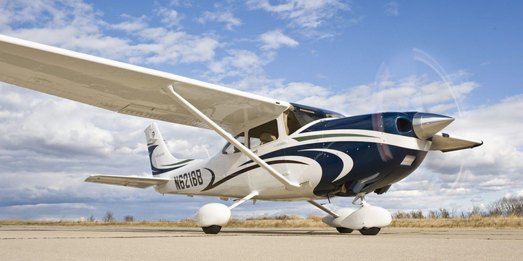 Several Aircraft for Rent! <a class=sliderLink href='learntofly.shtml'>Learn more.</a>